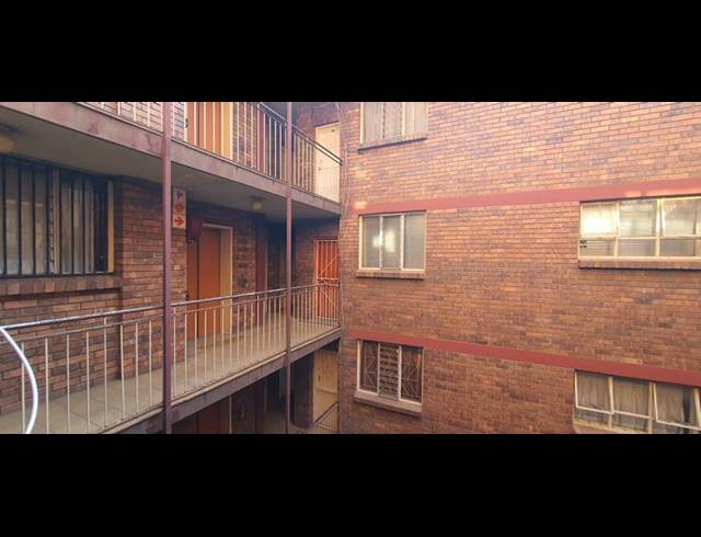 3 BEDROOM APARTMENT FOR SALE IN BEREA PARK